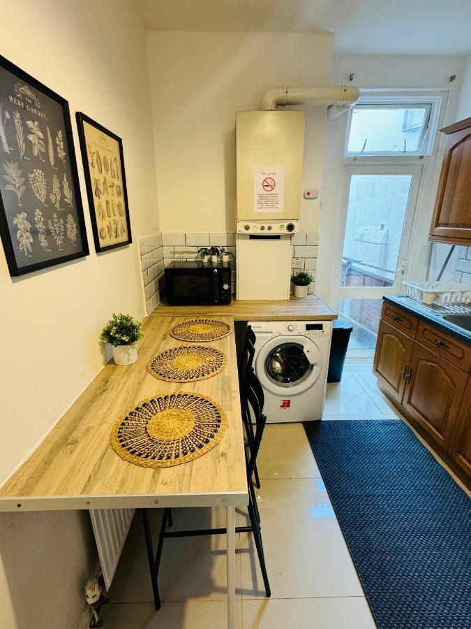 2 Bedrooms House Near Central ロンドン エクステリア 写真