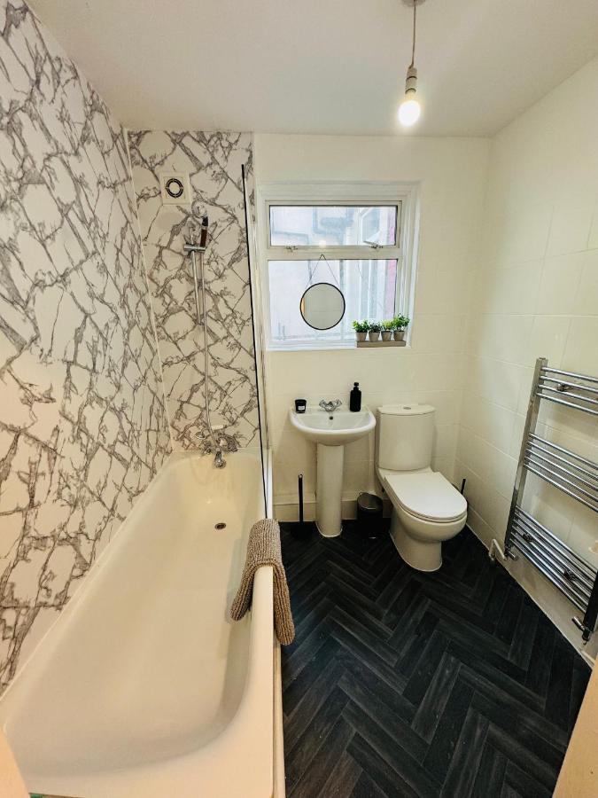 2 Bedrooms House Near Central ロンドン エクステリア 写真